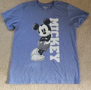Boy's Mickey & Friends Mickey Lean Performance Tee youth size large.
